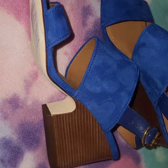 Tory Burch Sandals - Picture 7 of 11